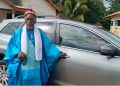 Boké : Elhaj Cherif Diallo Khalife général de la Tidianiyya reçoit une Mazda CX-9